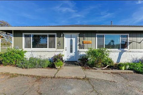 Entire Place 3Bed.1.5Bath