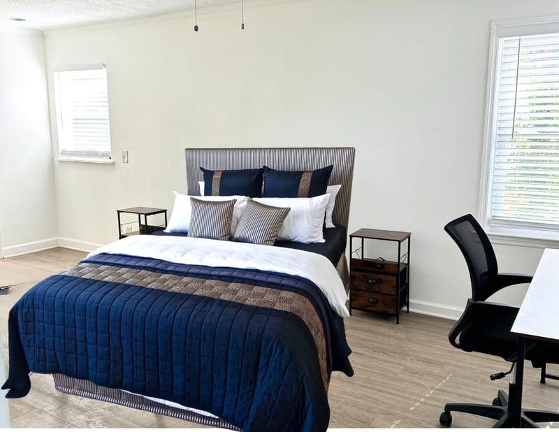 Live in Hapeville, a 2 minute walk to transit stop Sylvan Rd @ 3032 (id. 20941)