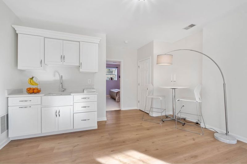 roommates in Sterling Entire Place 1Bed.1Bath - cirtru.com