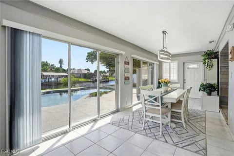 Coastal Charm (id. 42060)