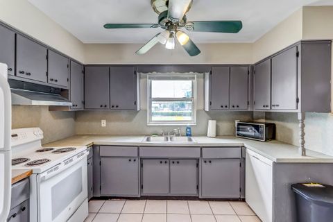 roommates in Undisclosed, Jacksonville, FL 32244 Jacksonville House with Dining area. Spacious & comfortable (id. 3832) - cirtru.com