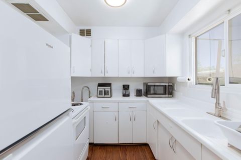 roommates in Undisclosed, Las Vegas, NV 89104 Cozy & homey Las Vegas Apartment with Workspace & 50" TV (id. 12987) - cirtru.com