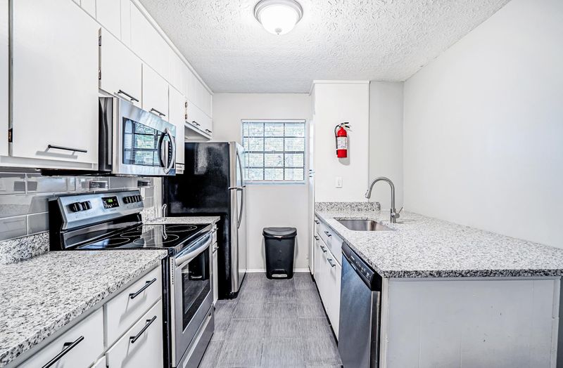 roommates in Undisclosed, Lithonia, GA 30058 NO MOVE-IN FEECleaning Service• Average stay 10 months (id. 1117) - cirtru.com