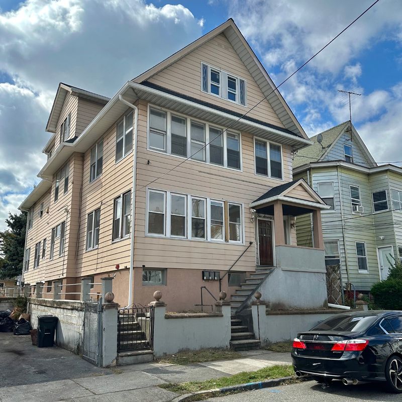 roommates in Paterson Private Room in 7Bed.1Bath - cirtru.com