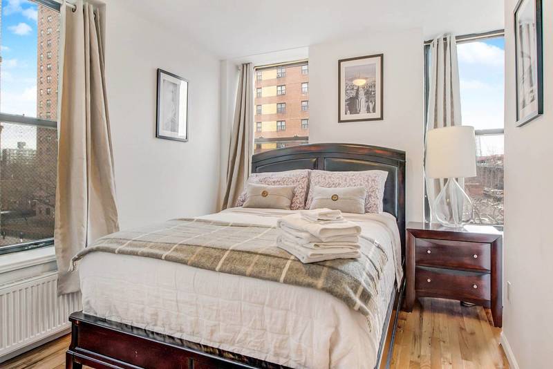 Private Rooms in Lower East Side!