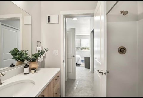 roommates in Bend Private Room in 2Bed.2Bath - cirtru.com